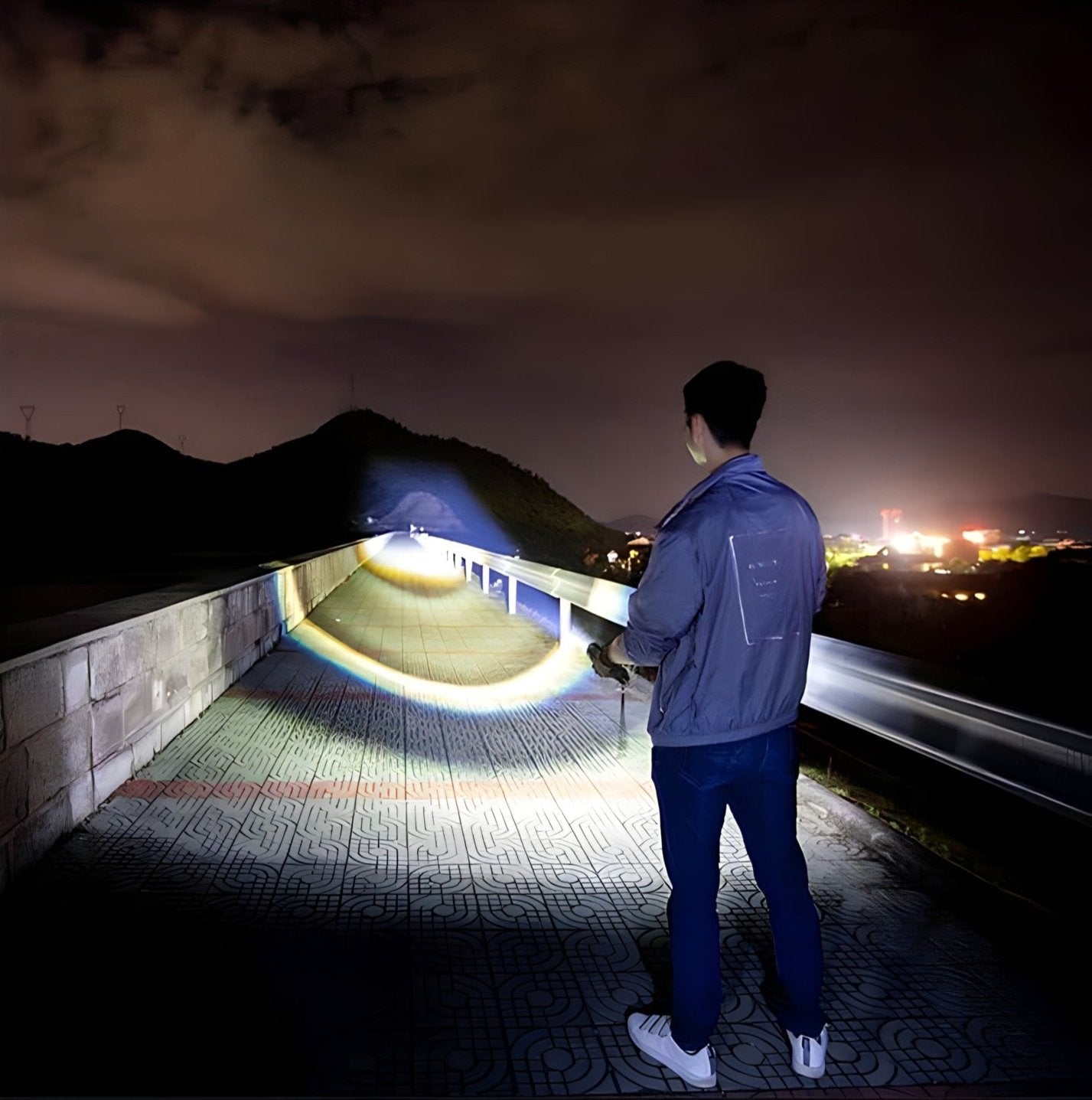 Linterna Zoom de Largo Alcance Ultra Potente 🔦