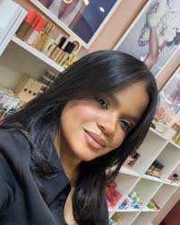 <em>María V.</em>