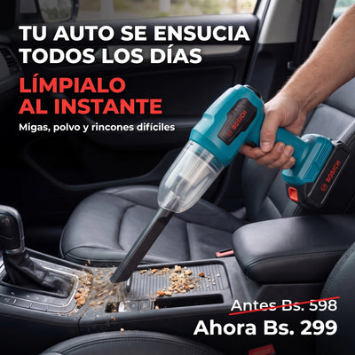 Aspirando migas de la consola central del auto al instante