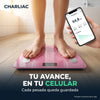 Balanza inteligente rosada con app en el celular: peso, grasa, músculo y agua guardados en cada pesada